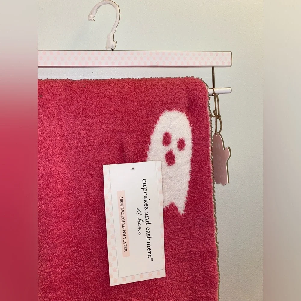 Ghost Blanket Pink Very Soft White Throw NWT Cupcakes Cashmere Halloween Boo